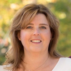 Lisa Swanson Headshot
